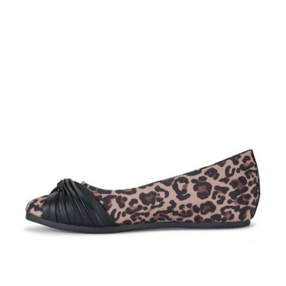 Baretraps Chainey Casual Leopard Flats - Picture 10 of 10